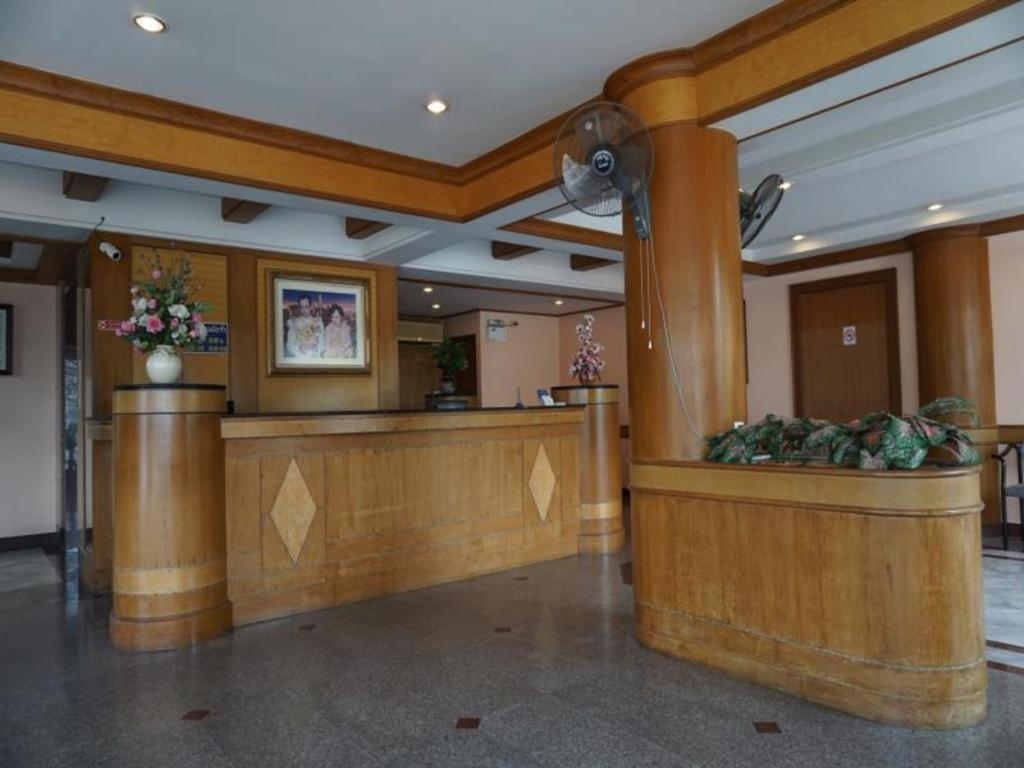Tanaphat Hatyai Hotel Hat Yai Exterior foto