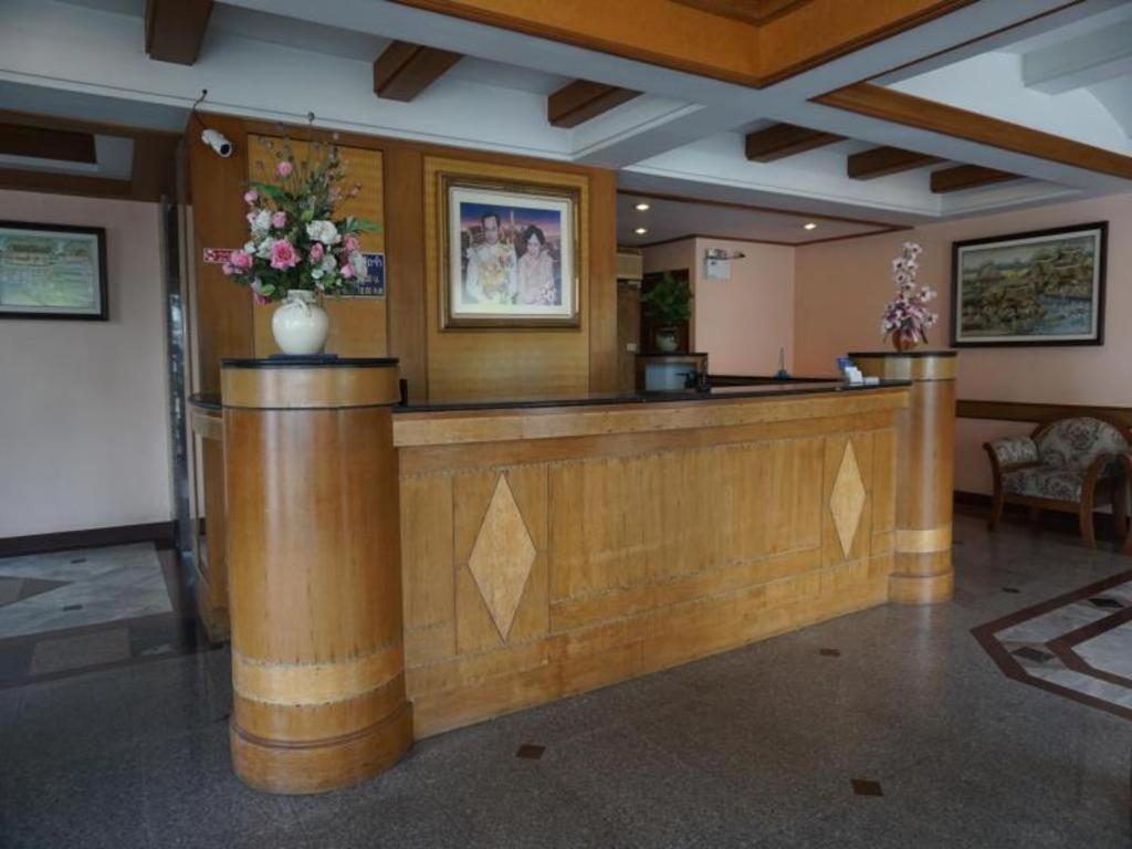 Tanaphat Hatyai Hotel Hat Yai Exterior foto