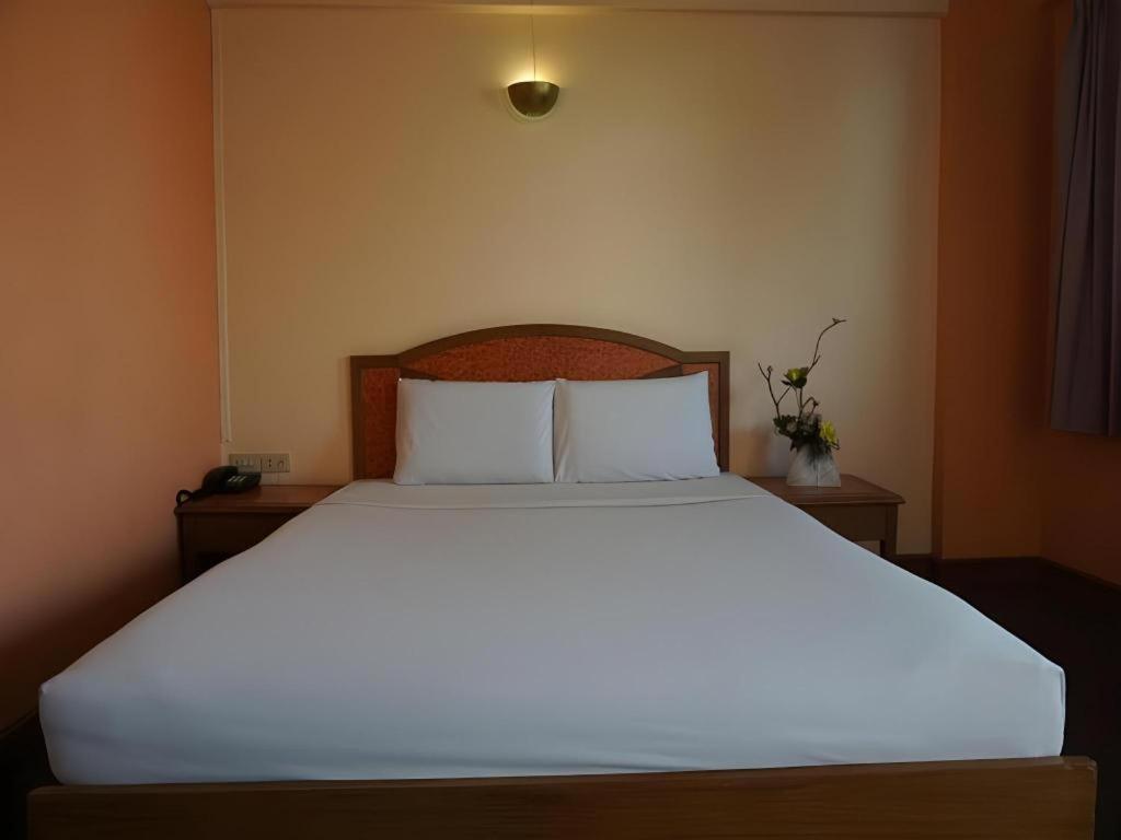 Tanaphat Hatyai Hotel Hat Yai Exterior foto